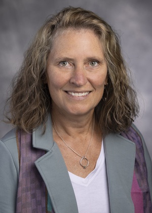 Deanna Dahl-Grove, MD